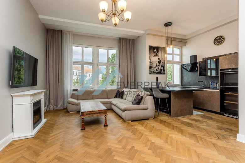 Hochwertig sanierte Altbauwohnung