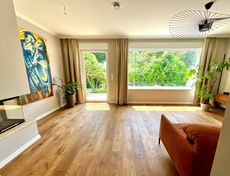 Komplett saniertes Reihenendhaus mit modernster Ausstattung & luxuriösem Wohnkomfort nahe JFK-School