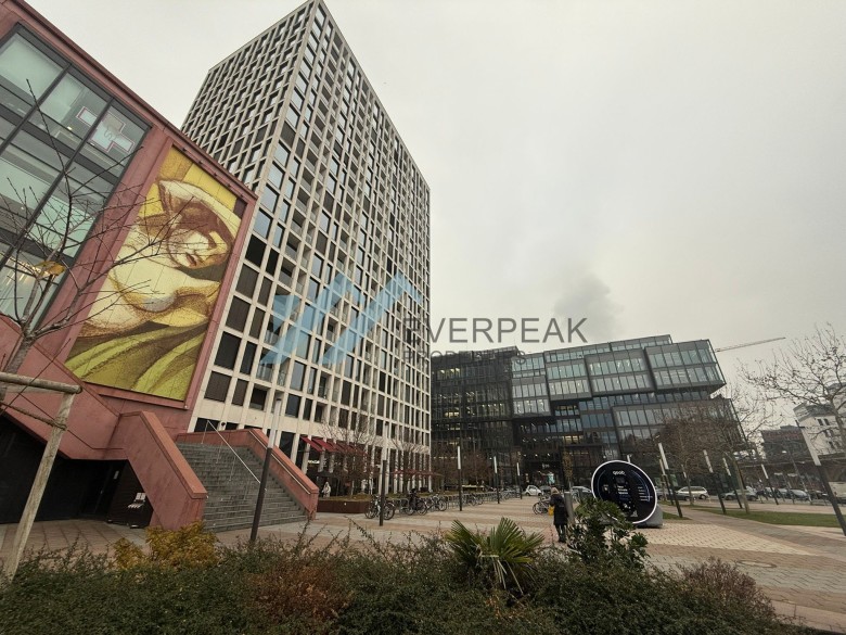 Direkt am ALEXA: Attraktive Gewerbeeinheit nahe Alexanderplatz