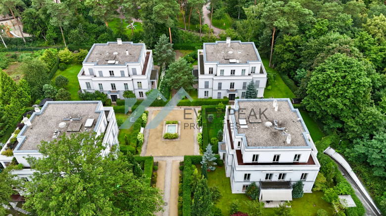 Hochwertige Wohnung mit traumhaften Garten