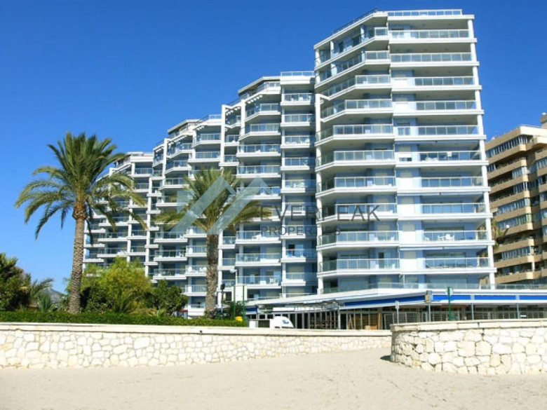 Neubau Penthaus mit 3 Schlafzimmern und 4 Badezimmern in Calpe| Ref: MA-537D